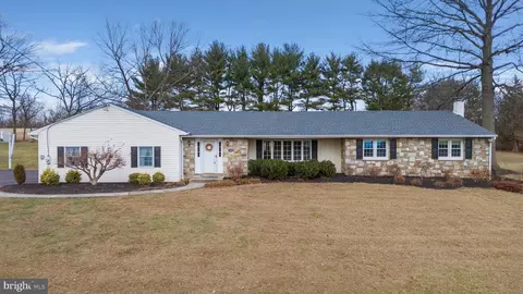1255 Buttonwood Dr, Lansdale, PA 19446