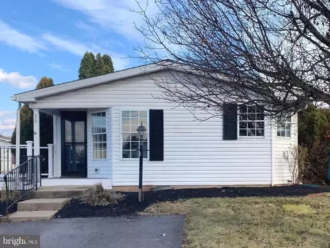 35 Bentwood Cir, Harleysville, PA 19438