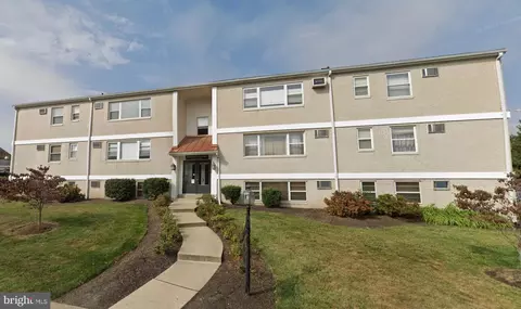 48 Llanfair Rd #7, Ardmore, PA 19003