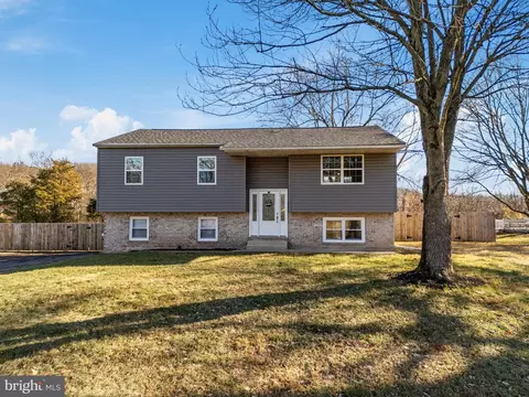 1482 Heather Pl, Pottstown, PA 19464