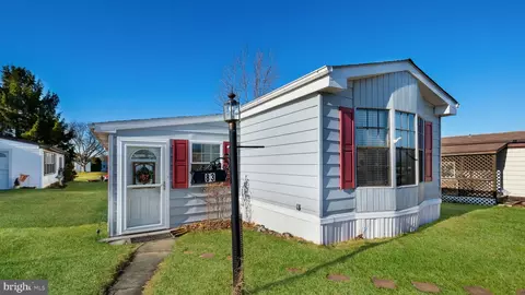 83 Neshaminy Falls Cir, North Wales, PA 19454