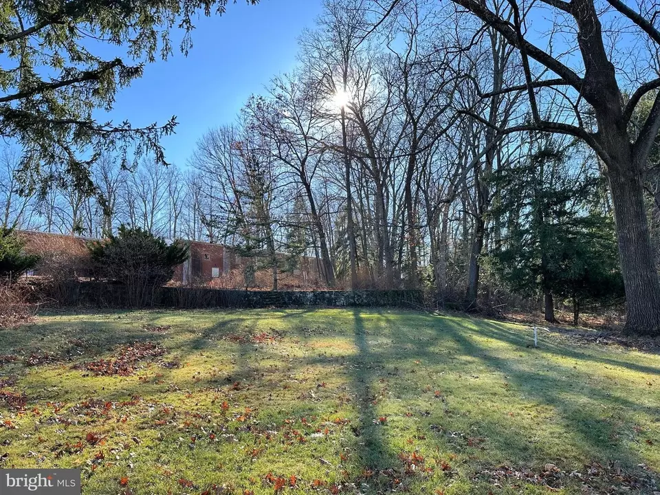 Exterior - 408 Walnut St, Green Lane, PA 18054 photo 5 of 7