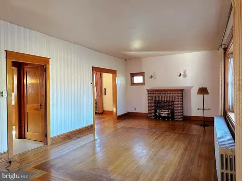 Living - 408 Walnut St, Green Lane, PA 18054 photo 1 of 4
