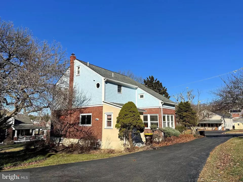Exterior - 408 Walnut St, Green Lane, PA 18054 photo 6 of 7