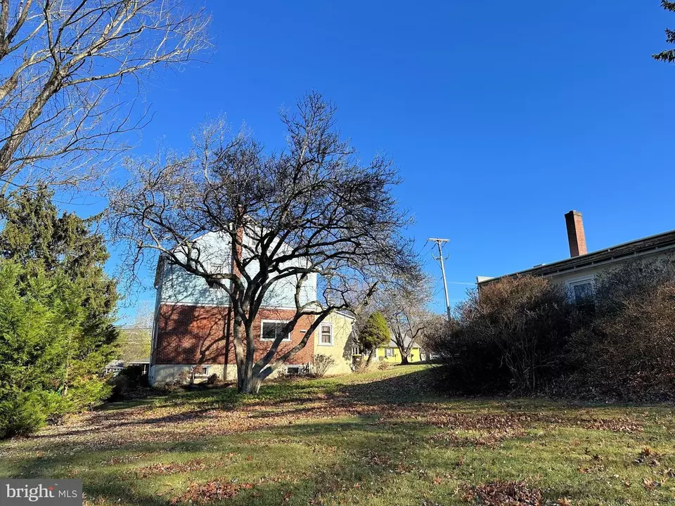 Exterior - 408 Walnut St, Green Lane, PA 18054 photo 3 of 7