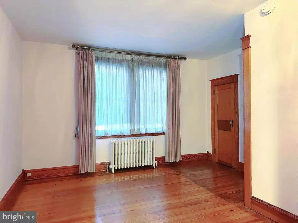 Living - 408 Walnut St, Green Lane, PA 18054 photo 4 of 4