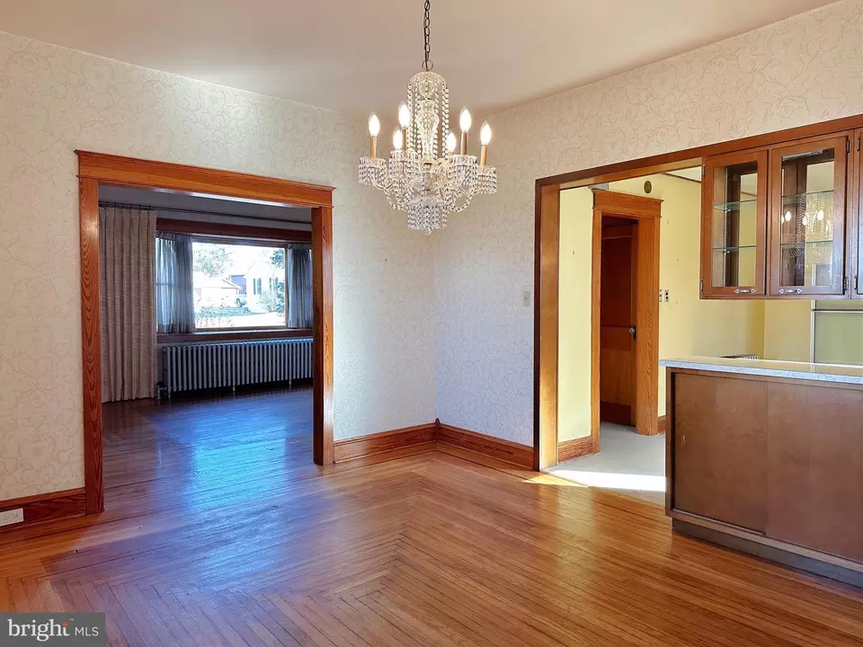 Dining - 408 Walnut St, Green Lane, PA 18054 photo 2 of 2