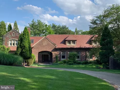 298 Tower Ln, Penn Valley, PA 19072