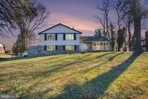 1875 Lippincott Rd, Huntingdon Valley, PA 19006