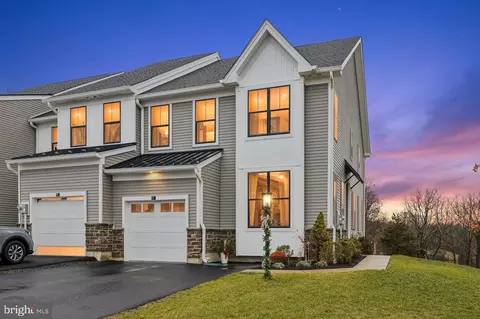 17 Tamarack Cir, Eagleville, PA 19403