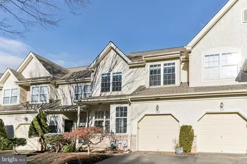 155 Green Valley Cir, Dresher, PA 19025
