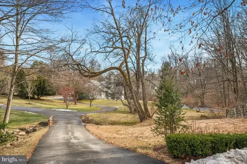 815 N Brookwood Rd, Bryn Mawr, PA 19010
