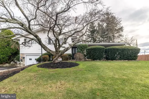 923 Irvin Rd, Huntingdon Valley, PA 19006