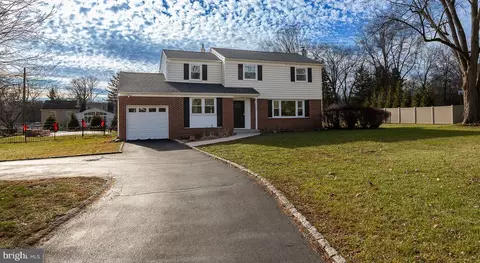 1608 Winding Dr, North Wales, PA 19454
