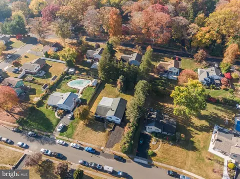 620 Meadow Rd, Huntingdon Valley, PA 19006