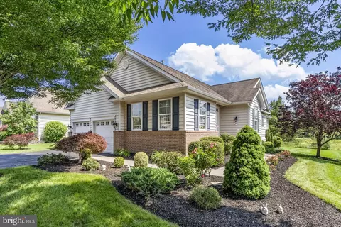 140 Masters Dr, Pottstown, PA 19464