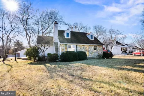 200 Maple Ave, Collegeville, PA 19426