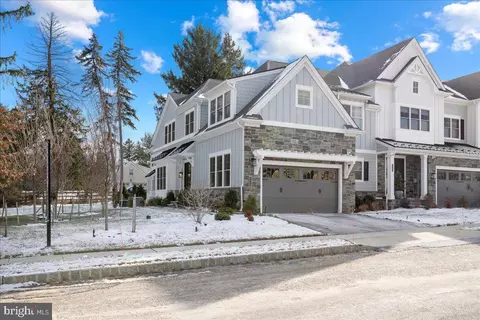 6200 Argos Dr, Blue Bell, PA 19422