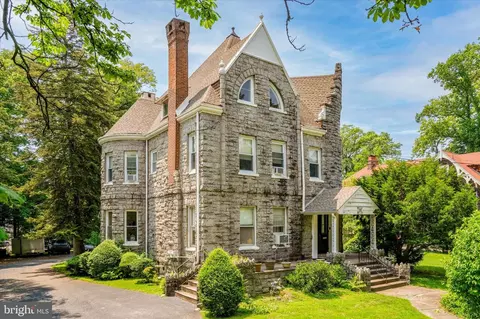 558 W Montgomery Ave, Haverford, PA 19041