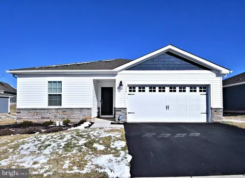 178 Petal Dr, Pottstown, PA 19464