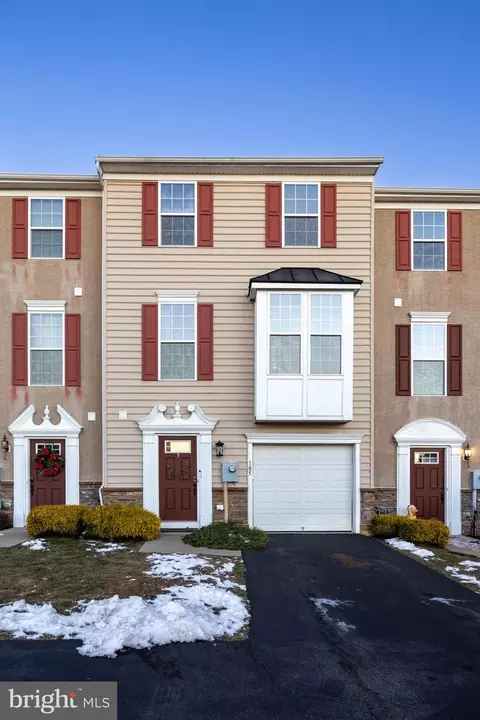 105 Raven Ct, Gilbertsville, PA 19525