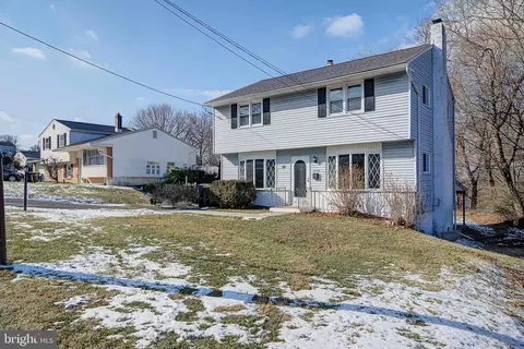 70 New St, Willow Grove, PA 19090