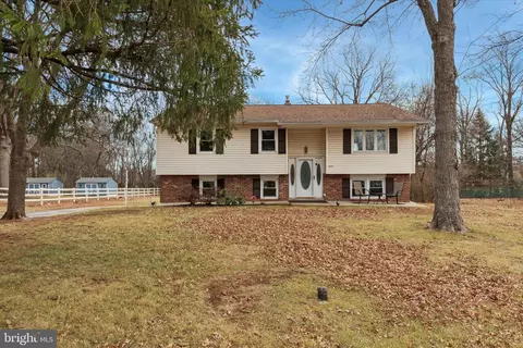 424 Jennifer Ln, Norristown, PA 19403