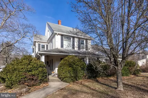 68 Spring Mount Dr, Schwenksville, PA 19473