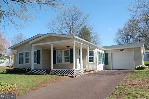 15 Chatham Ct, Souderton, PA 18964