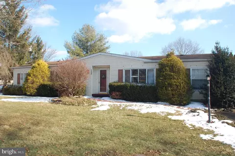 148 Deerfield Dr, Souderton, PA 18964
