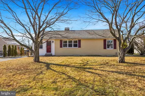 1021 Cardinal Rd, Audubon, PA 19403