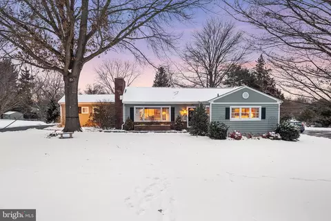 458 Brookwood Rd, Wayne, PA 19087