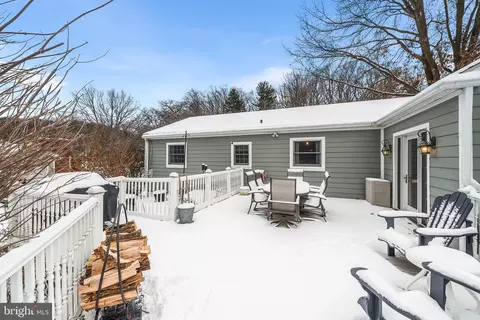 Exterior - 458 Brookwood Rd, Wayne, PA 19087 photo 9 of 12