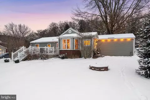 Exterior - 458 Brookwood Rd, Wayne, PA 19087 photo 7 of 12
