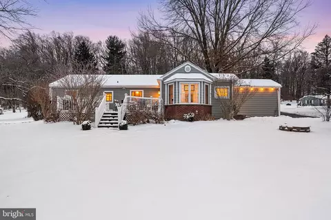 Exterior - 458 Brookwood Rd, Wayne, PA 19087 photo 2 of 12