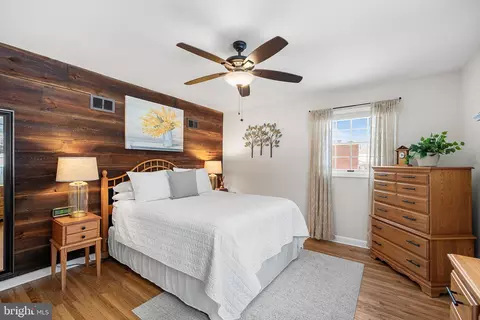Bedroom - 458 Brookwood Rd, Wayne, PA 19087 photo 2 of 4