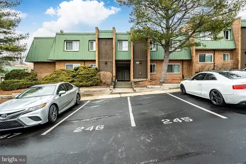 909 Meadowview Ln # 909, Mont Clare, PA 19453