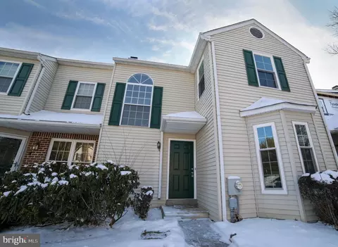 37 Village Dr, Schwenksville, PA 19473