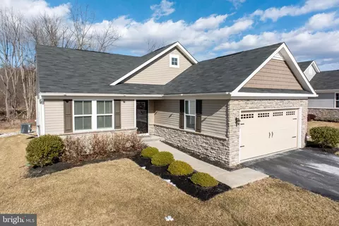 110 Steeplechase Ln, Pottstown, PA 19464