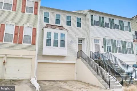 3 Honey Locust Ct, Lafayette Hill, PA 19444