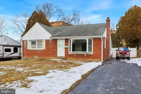 113 Colonial Dr, Norristown, PA 19401