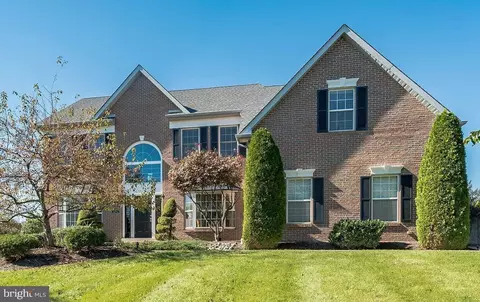 231 Regency Dr, North Wales, PA 19454