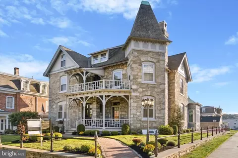 201 E 5th Ave, Conshohocken, PA 19428