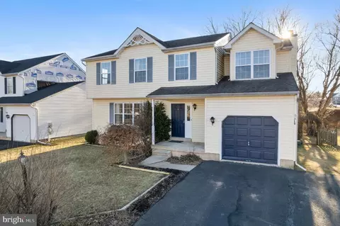 715 Penn St, Pennsburg, PA 18073