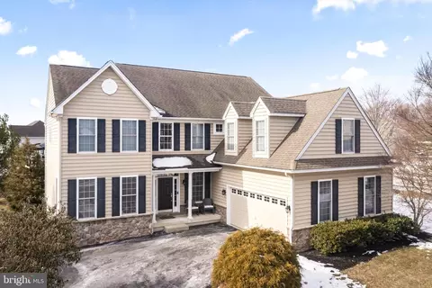 80 Putter Ln, Pottstown, PA 19464