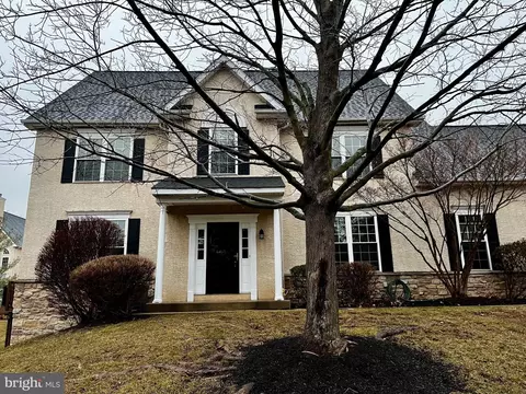 1956 Yorkshires Dr, Blue Bell, PA 19422