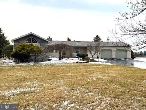 556 Swamp Picnic Rd, Gilbertsville, PA 19525