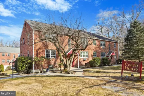 100 N Roberts Rd #CONDO D, Bryn Mawr, PA 19010
