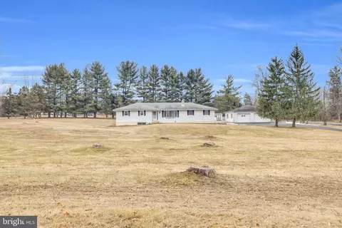 2444 Gramm Rd, Pennsburg, PA 18073