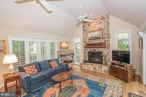Living - 1229 Denbigh Ln, Wayne, PA 19087 photo 5 of 5